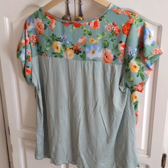 New Wilde Green floral Print Blouse Size XL - Picture 2 of 8